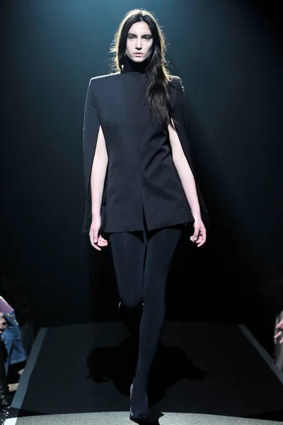 Look 19